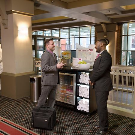 Crowne Plaza Indianapolis-Dwtn-Union Stn By Ihg Hotel Exterior photo