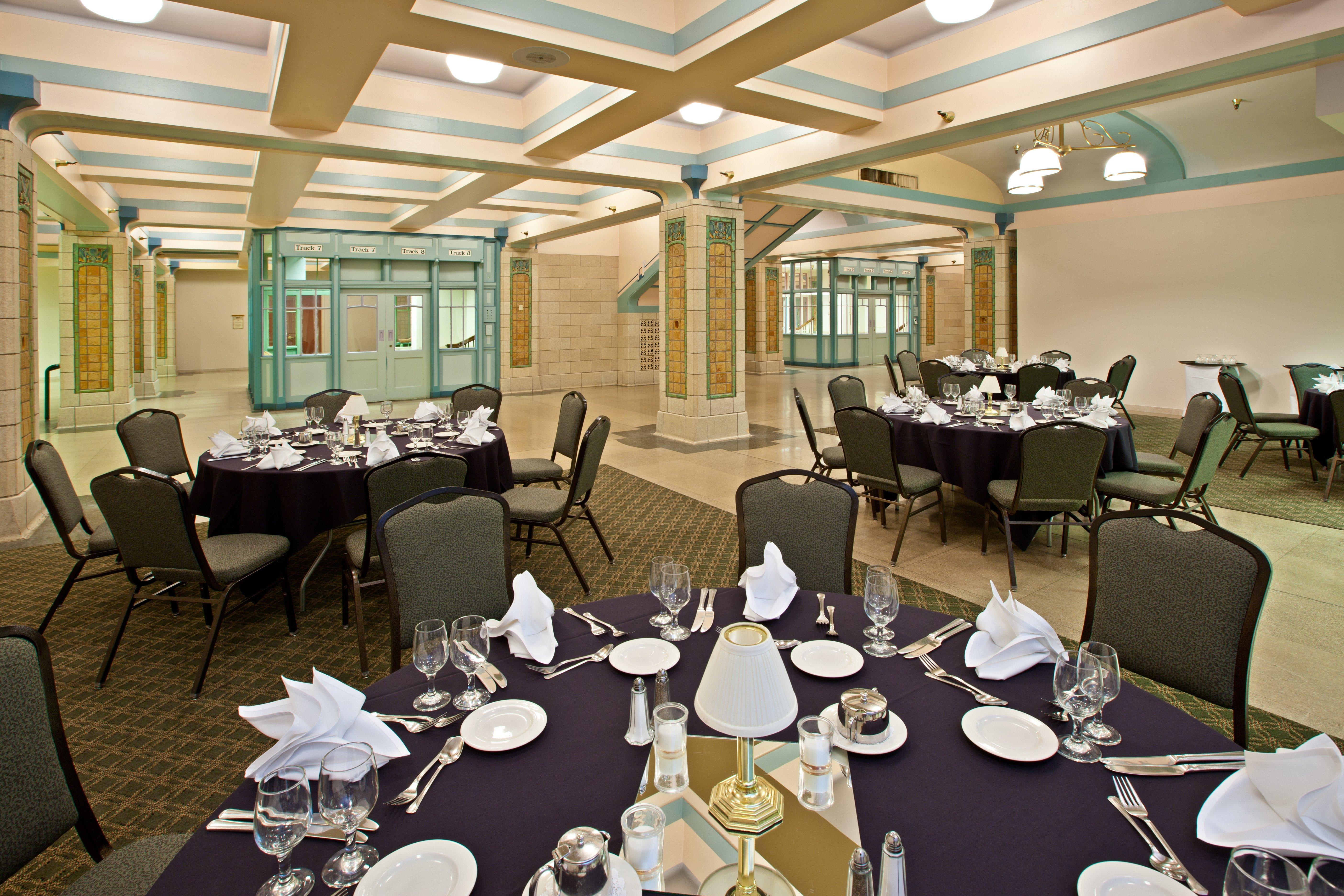 Crowne Plaza Indianapolis-Dwtn-Union Stn By Ihg Hotel Exterior photo