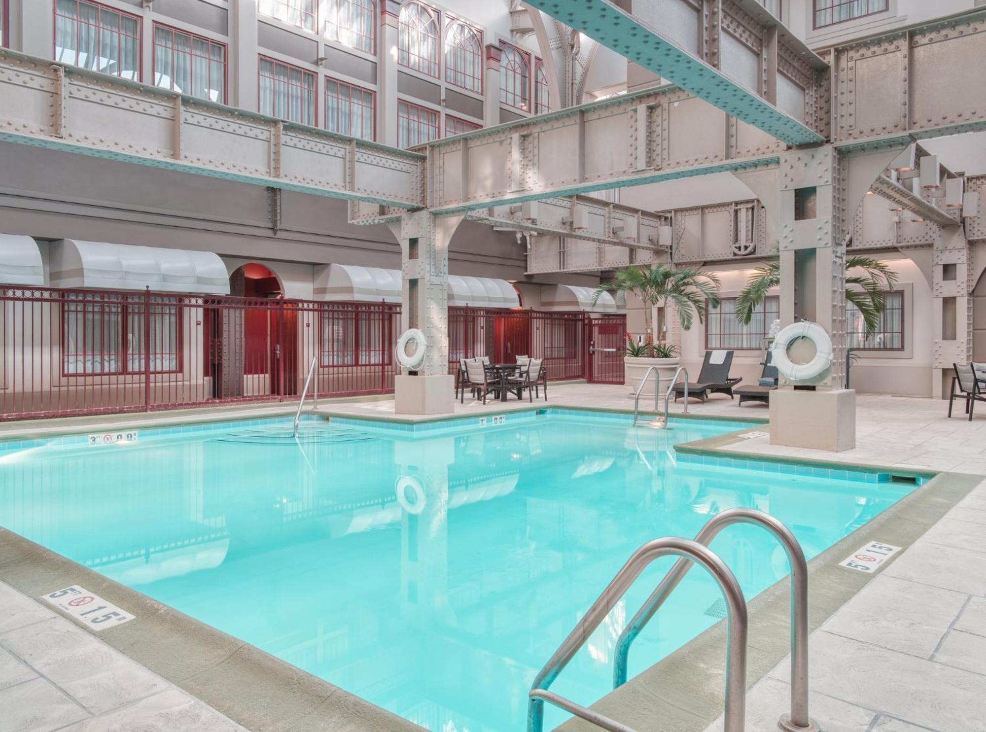 Crowne Plaza Indianapolis-Dwtn-Union Stn By Ihg Hotel Exterior photo