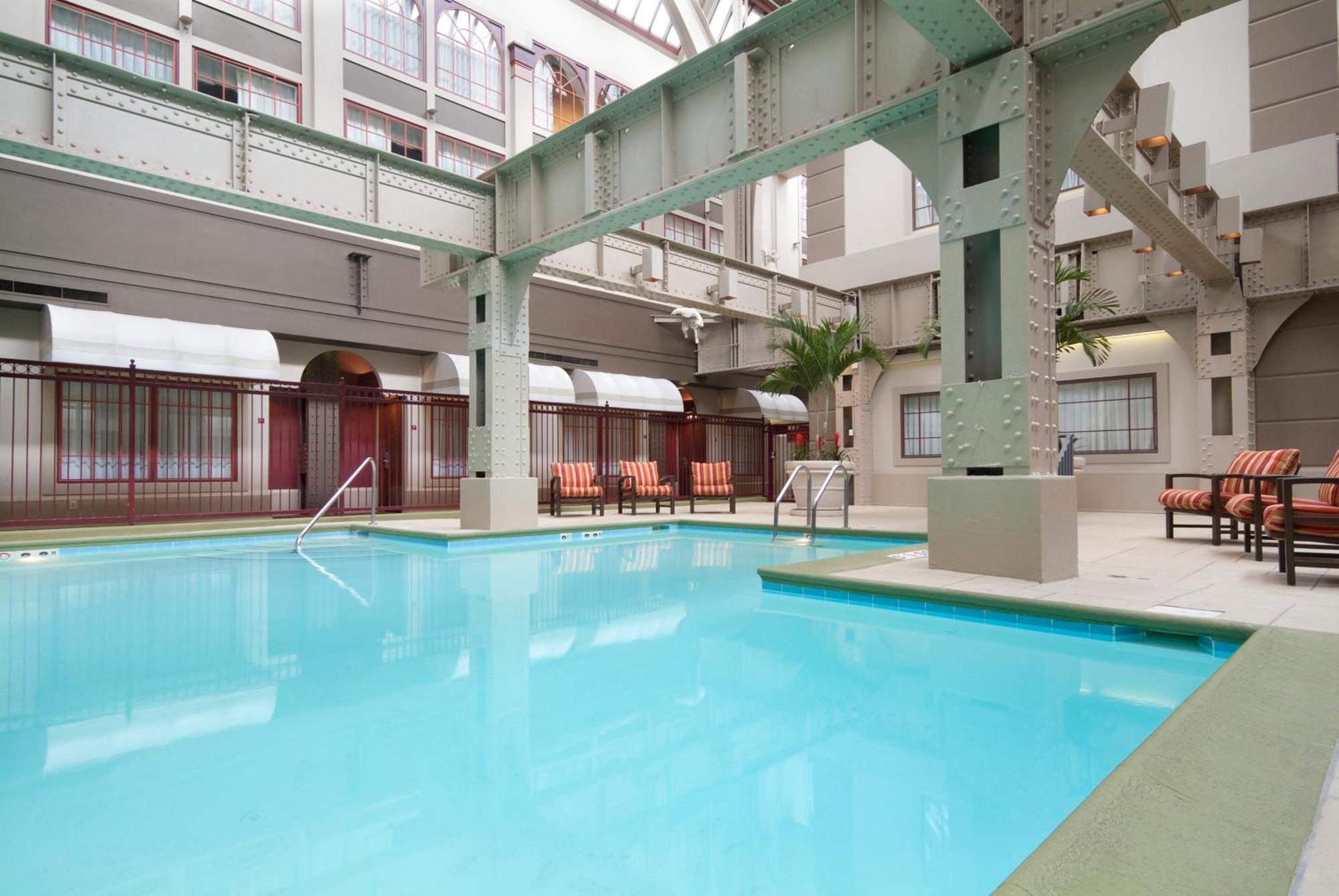 Crowne Plaza Indianapolis-Dwtn-Union Stn By Ihg Hotel Exterior photo