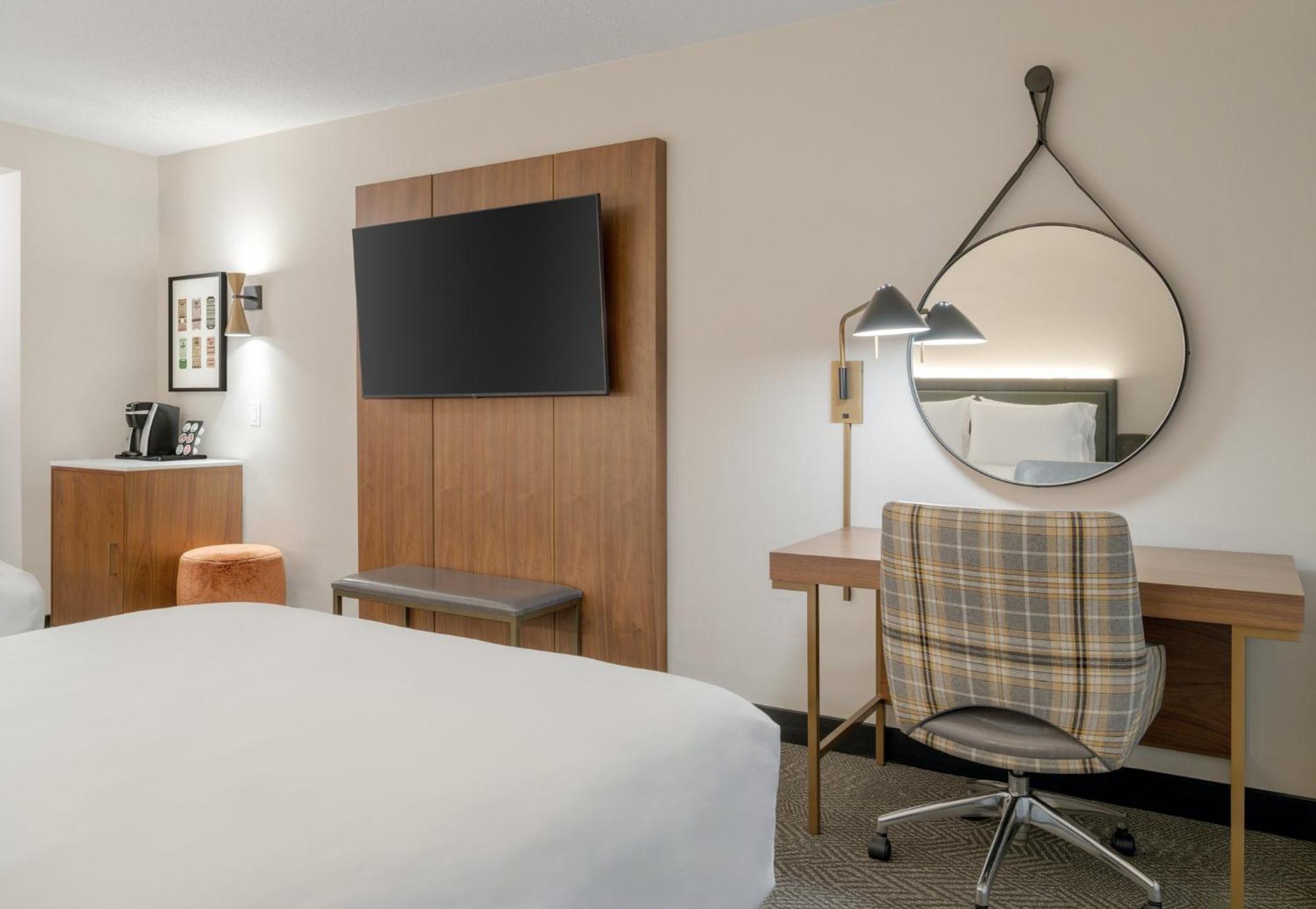 Crowne Plaza Indianapolis-Dwtn-Union Stn By Ihg Hotel Exterior photo