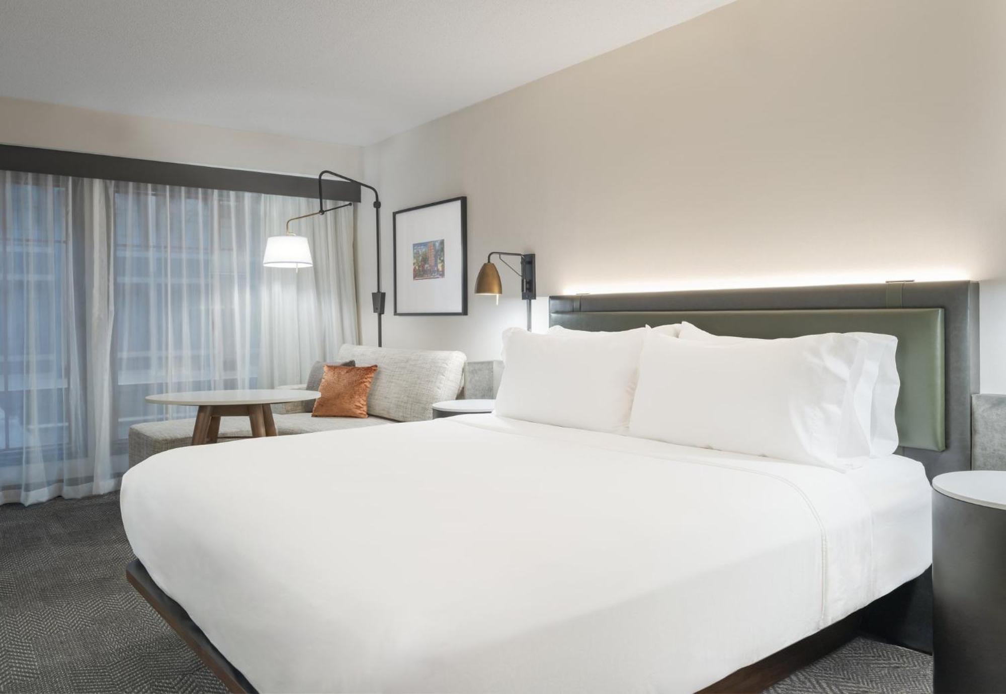 Crowne Plaza Indianapolis-Dwtn-Union Stn By Ihg Hotel Exterior photo