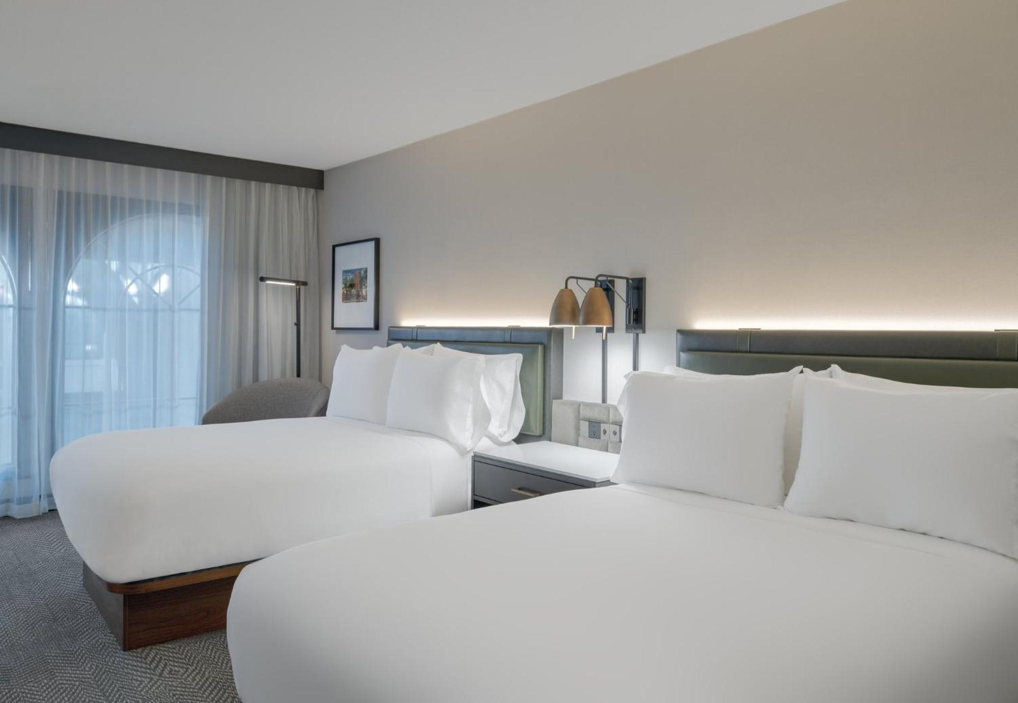 Crowne Plaza Indianapolis-Dwtn-Union Stn By Ihg Hotel Exterior photo