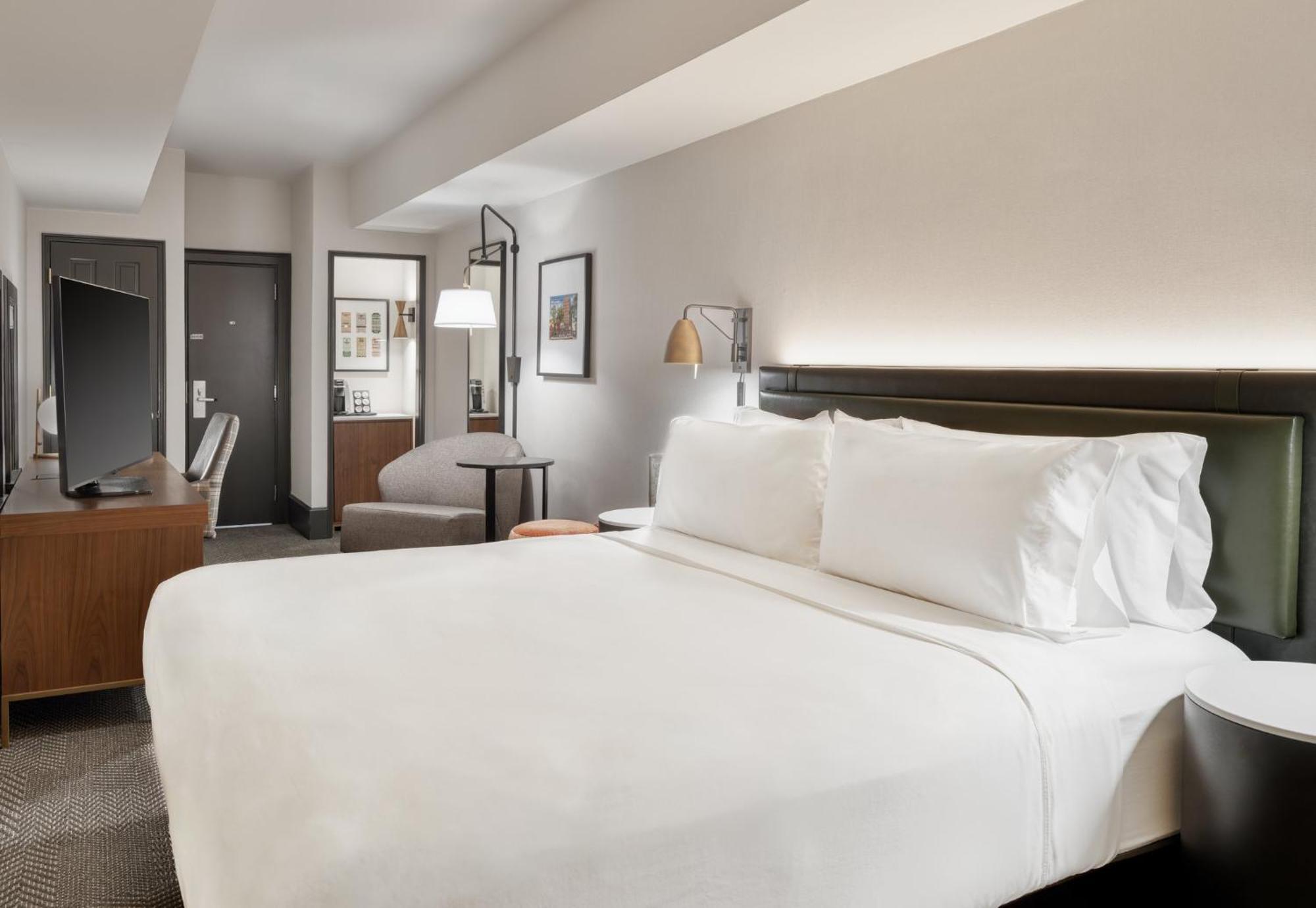 Crowne Plaza Indianapolis-Dwtn-Union Stn By Ihg Hotel Exterior photo