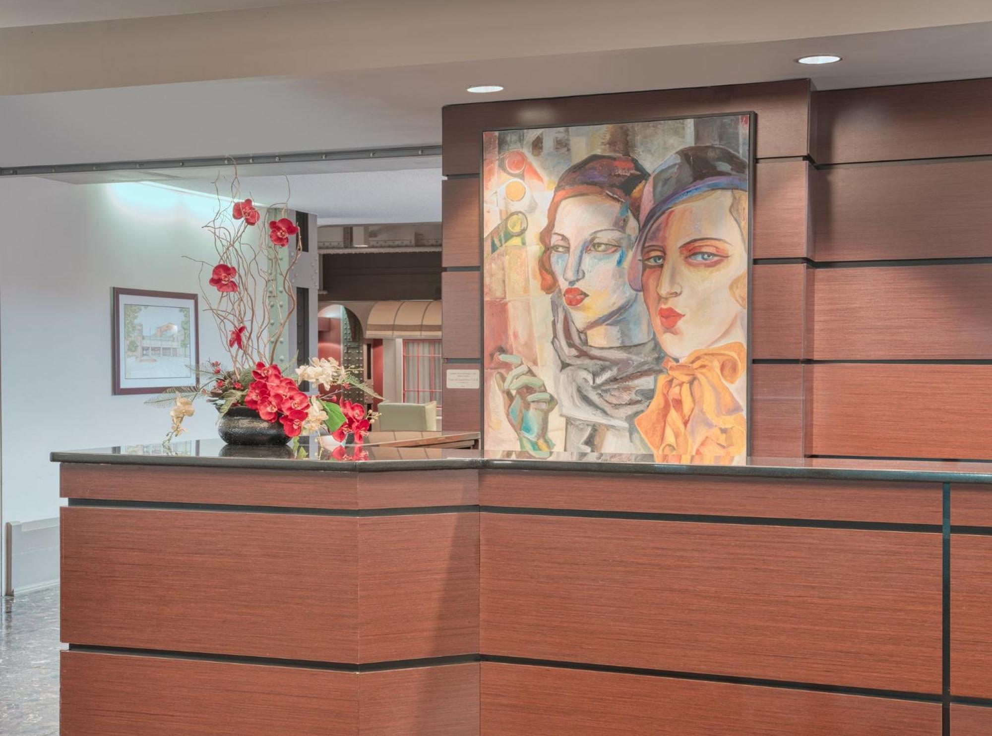 Crowne Plaza Indianapolis-Dwtn-Union Stn By Ihg Hotel Exterior photo