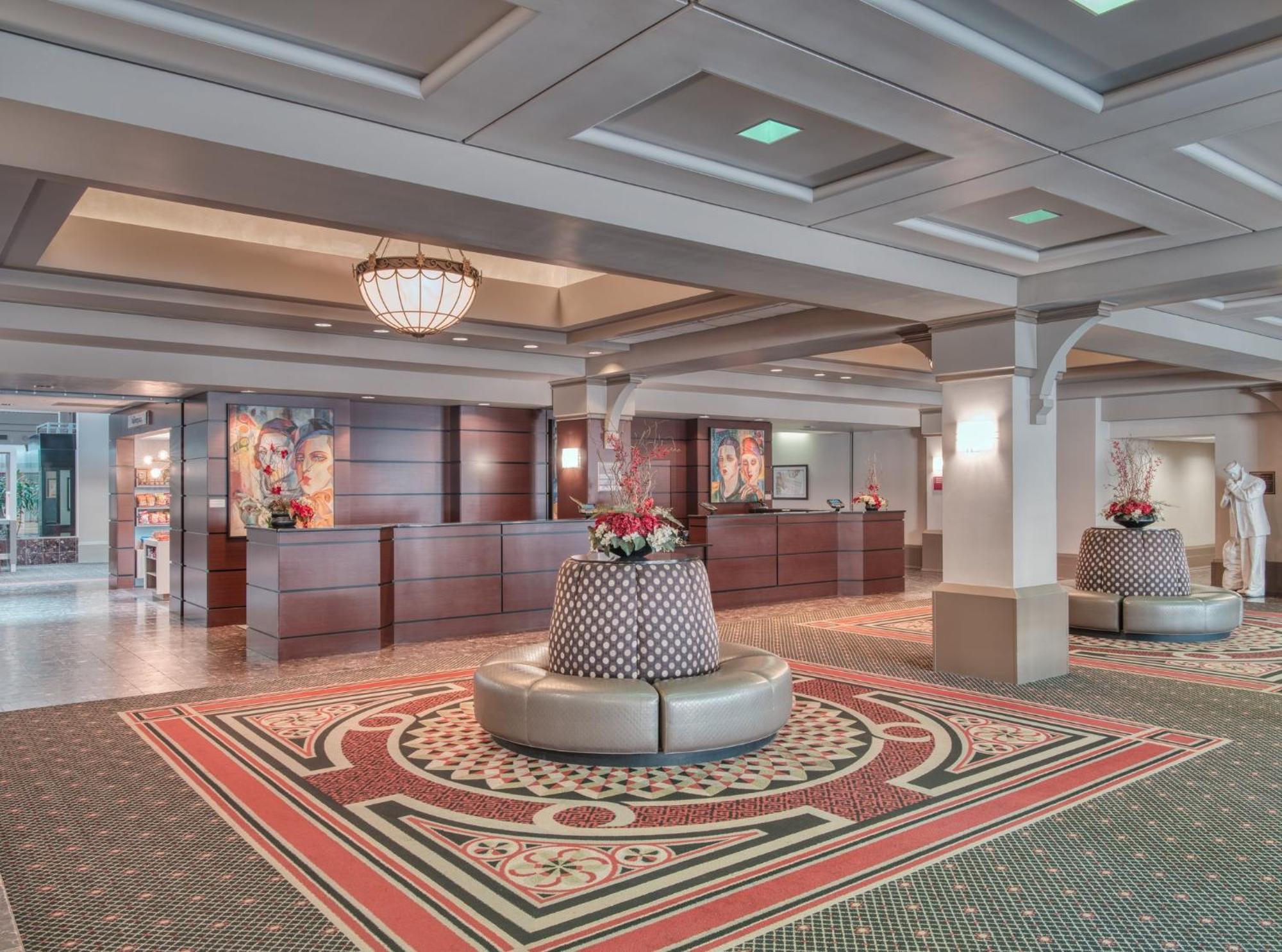 Crowne Plaza Indianapolis-Dwtn-Union Stn By Ihg Hotel Exterior photo