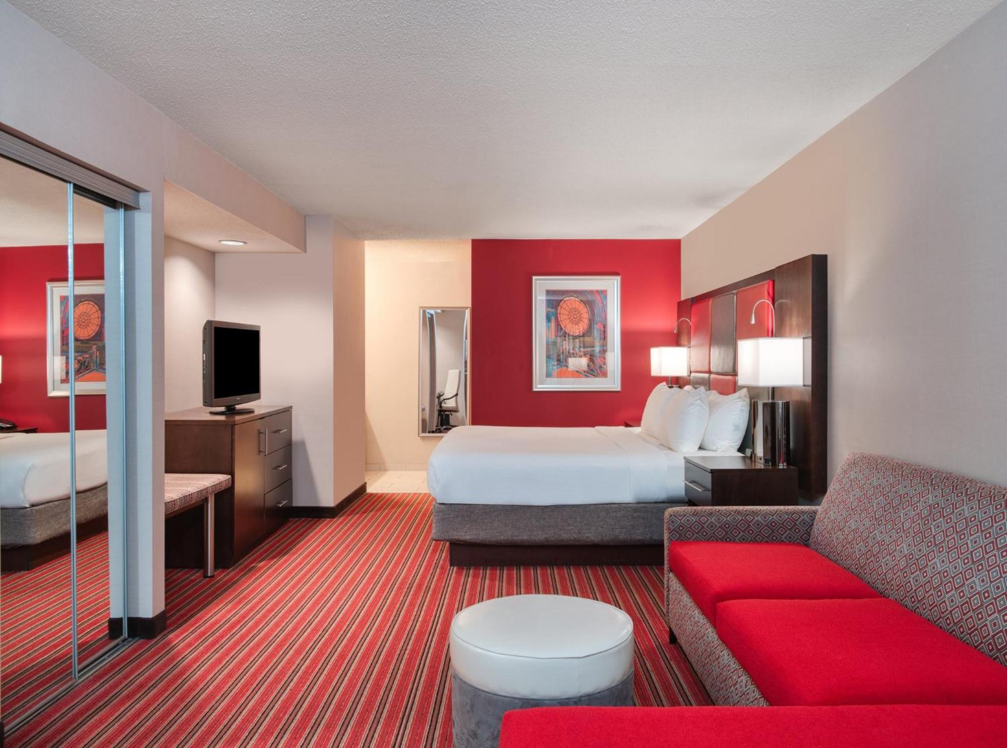 Crowne Plaza Indianapolis-Dwtn-Union Stn By Ihg Hotel Exterior photo