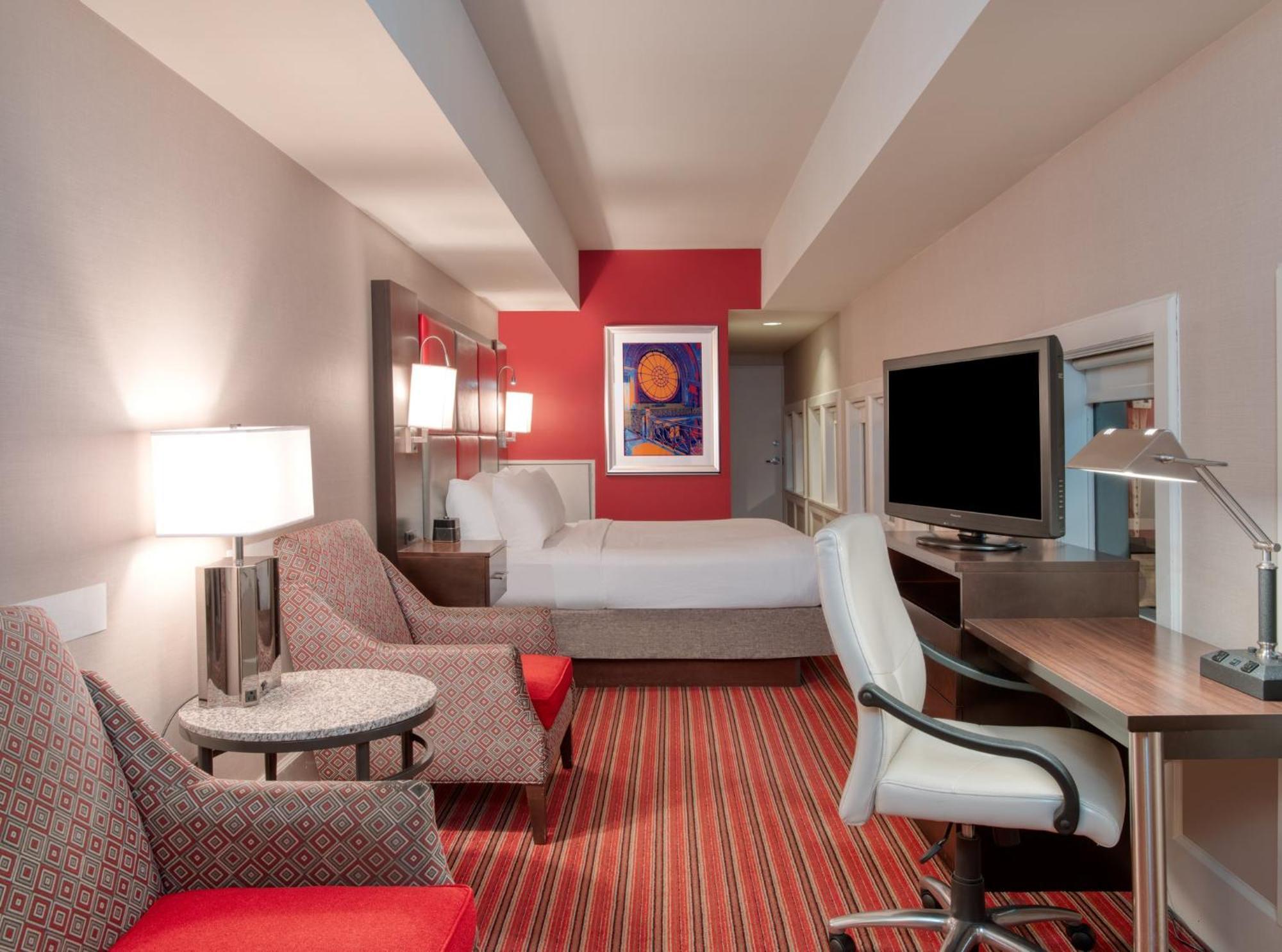Crowne Plaza Indianapolis-Dwtn-Union Stn By Ihg Hotel Exterior photo