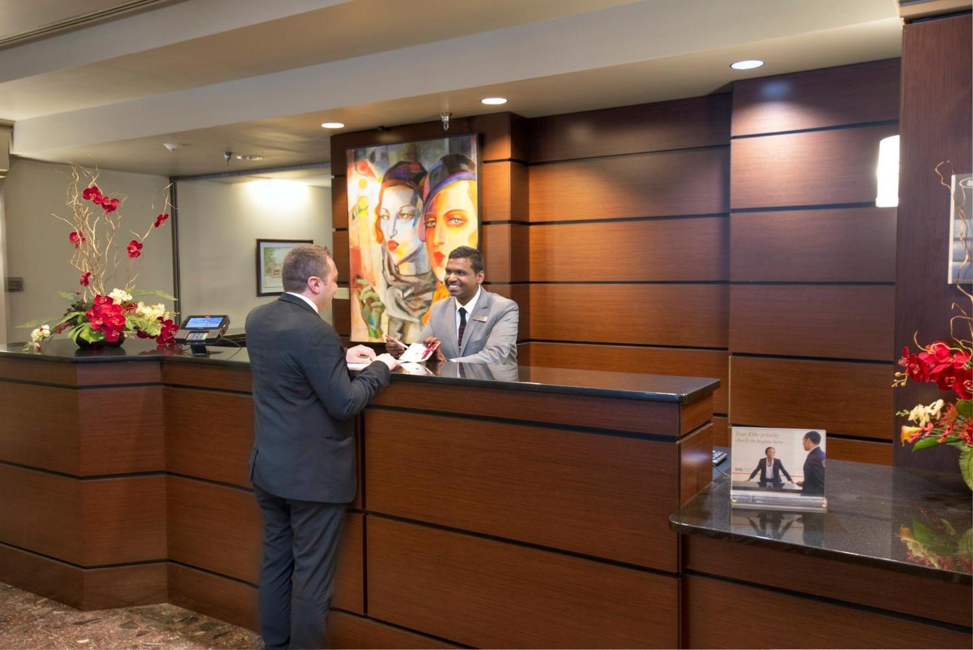 Crowne Plaza Indianapolis-Dwtn-Union Stn By Ihg Hotel Exterior photo
