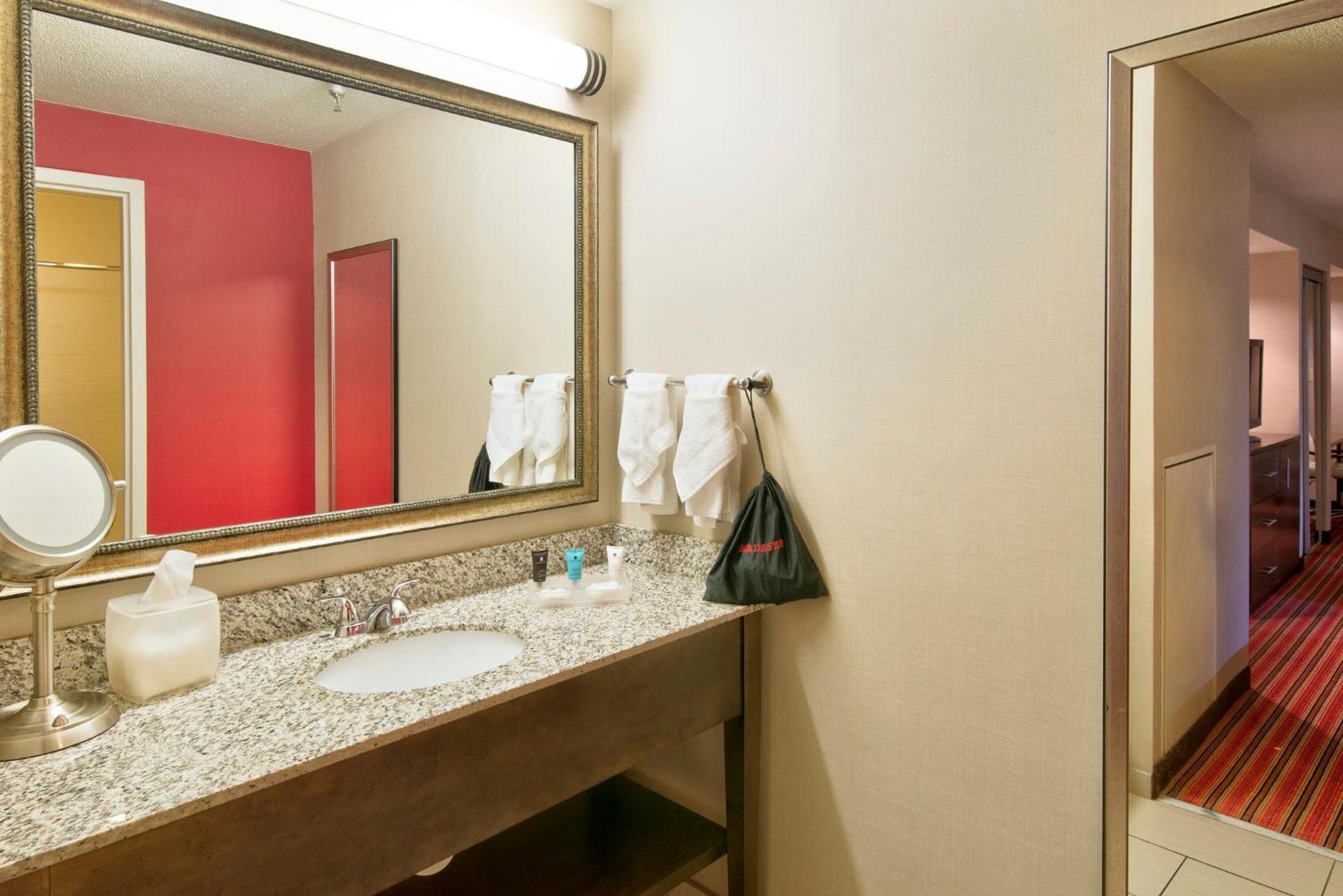 Crowne Plaza Indianapolis-Dwtn-Union Stn By Ihg Hotel Exterior photo