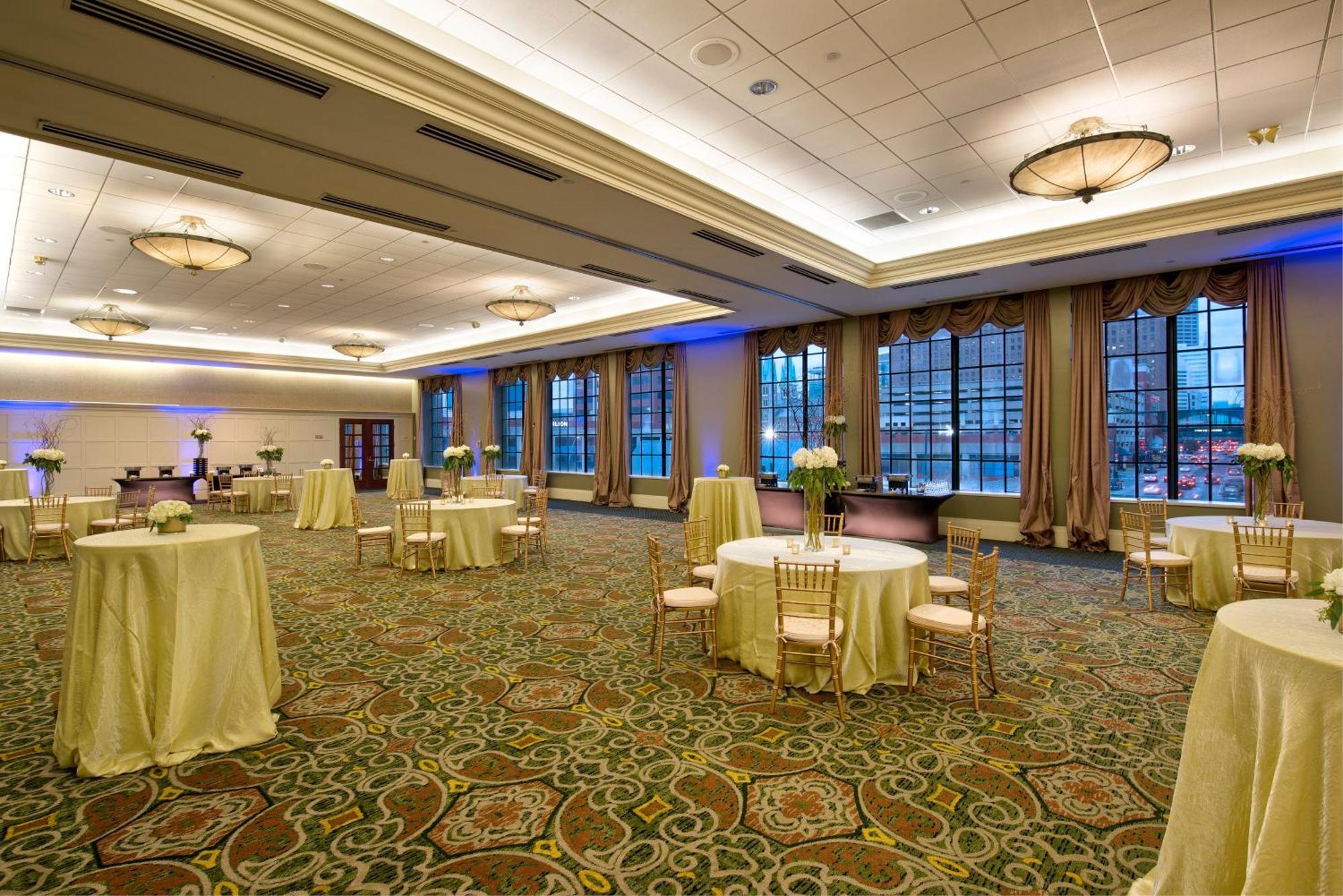 Crowne Plaza Indianapolis-Dwtn-Union Stn By Ihg Hotel Exterior photo