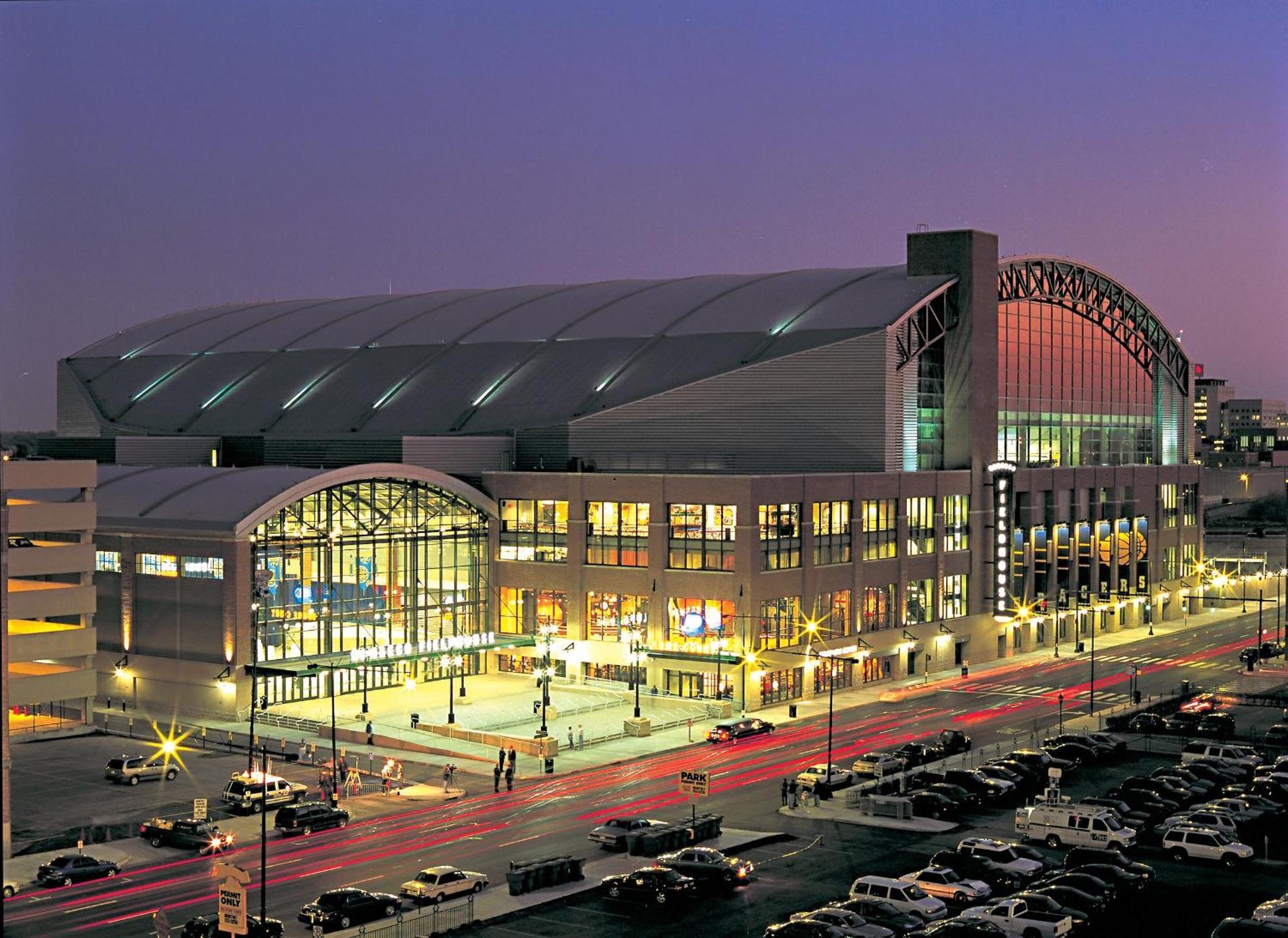 Crowne Plaza Indianapolis-Dwtn-Union Stn By Ihg Hotel Exterior photo