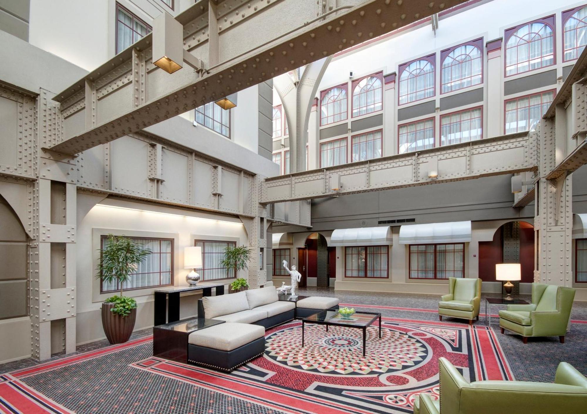 Crowne Plaza Indianapolis-Dwtn-Union Stn By Ihg Hotel Exterior photo